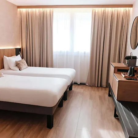 Novotel מלון