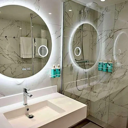 Novotel 4*